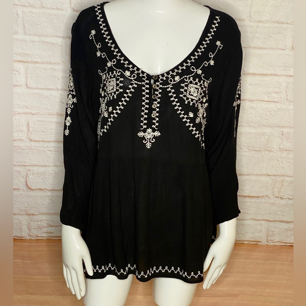 Maurices Woman blouse size L